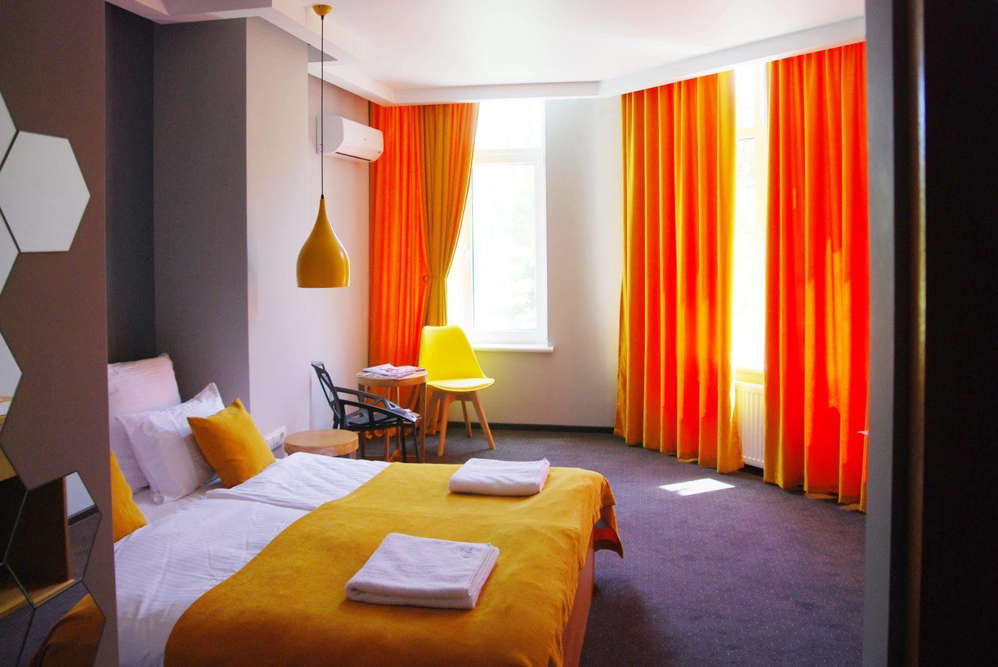 Beehive Hotel Odessa Zewnętrze zdjęcie